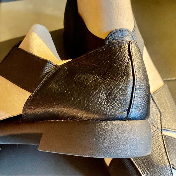 Black Leather Sandals.size 9 - Picture 3 of 11